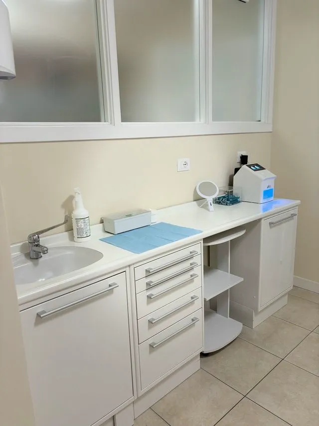 Interno dello studio dentistico - sala operatoria